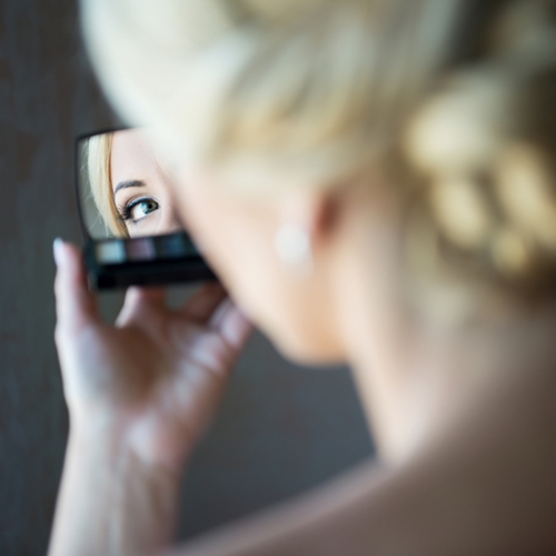 Dos and don'ts of wedding day makeup